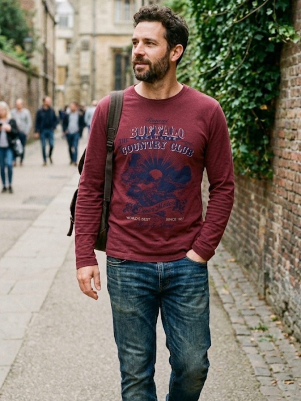 NWT Fiorucci Country Club Long Sleeve T-Shirt Men L Burgundy Red Graphic Tee
DD